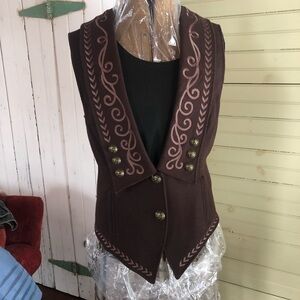 Powder River OUTFITTERS size medium 80% wool, 20% nylon vest designed in Texas